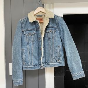 LEVI Sherpa Lined Denim jacket